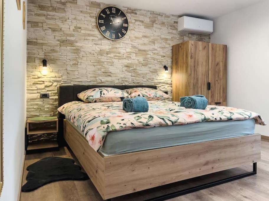 Apartament Cozy Newly-renovated Ivan