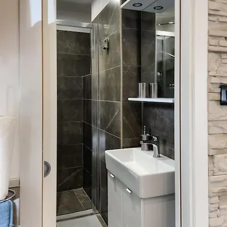 Cozy Newly-Renovated Apartment Ivan Rijeka Exterior photo